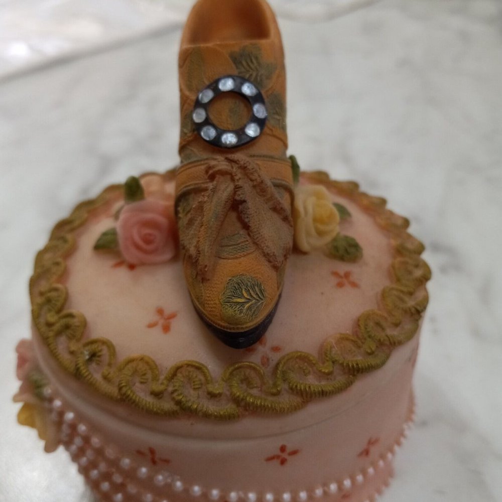 Adorable Tiffanys Shoes by ckg Trinket Box Victorian Decor